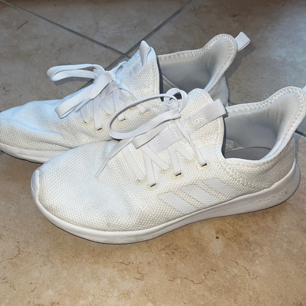 White adidas cloud foam tennis shoes sneakers size 7.5.